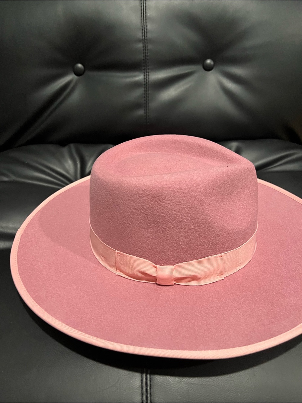 Angela & Willam pink woman's hat - Picture 8 of 10